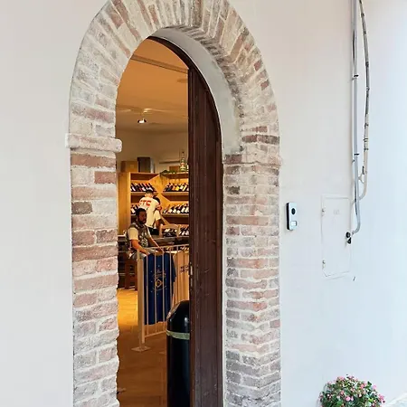 Nido Romantico Apiro Con Balcone